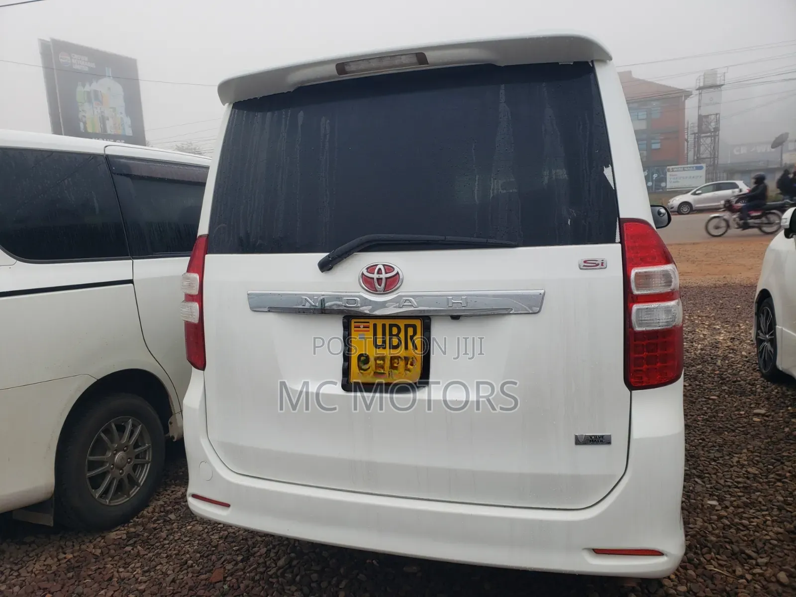 Toyota Noah 2011 White