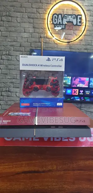 Sony Ps4 Console Deal: 2 Official Pads and 10 Games Included