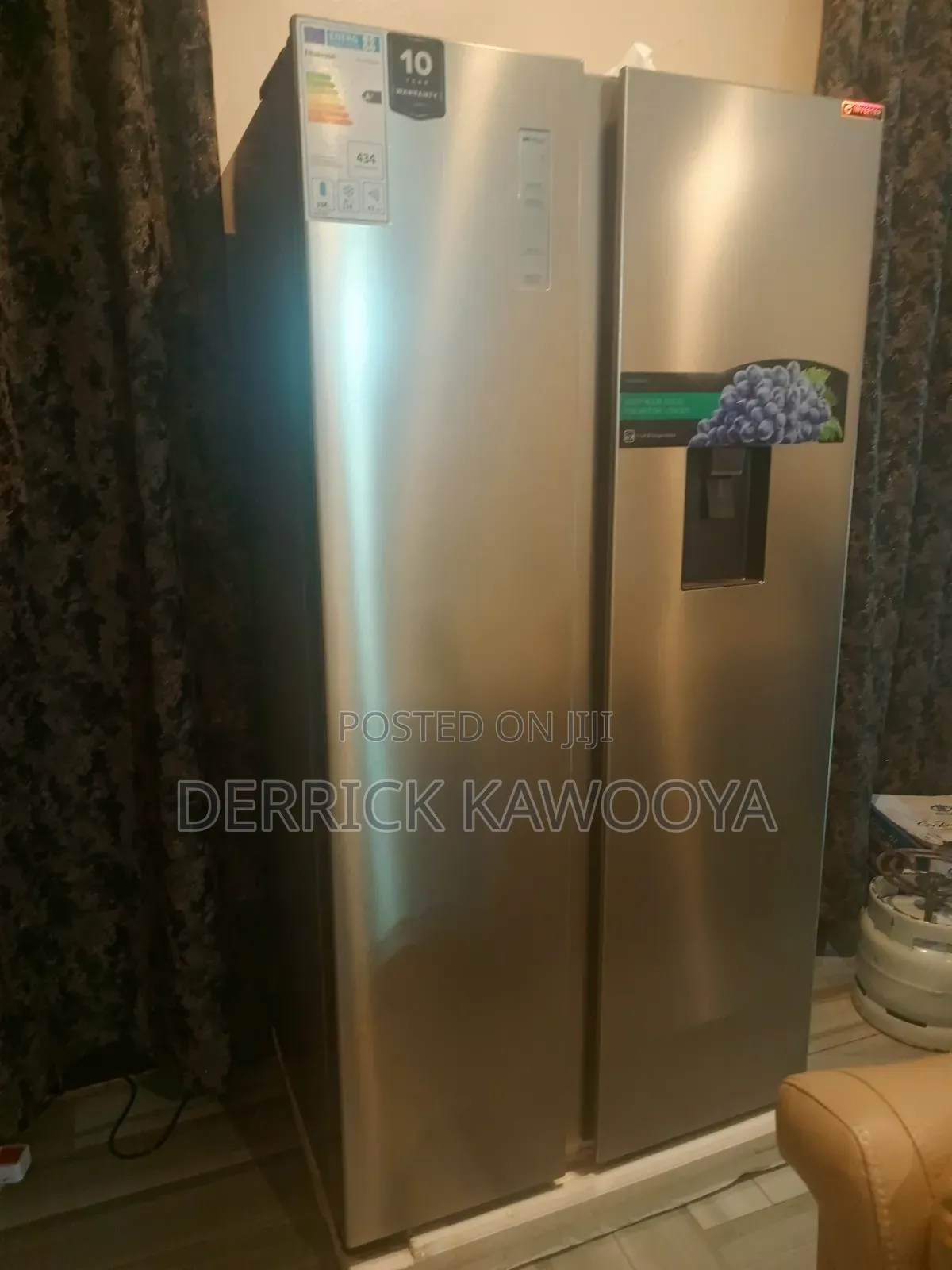 Hisense 670ltrs Side by Side With Water Dispenser
