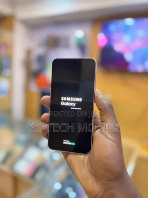 New Samsung Galaxy S23 128 GB Pink