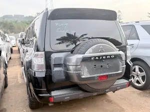 Mitsubishi Pajero V80 3.0 VR-I 2013 Black