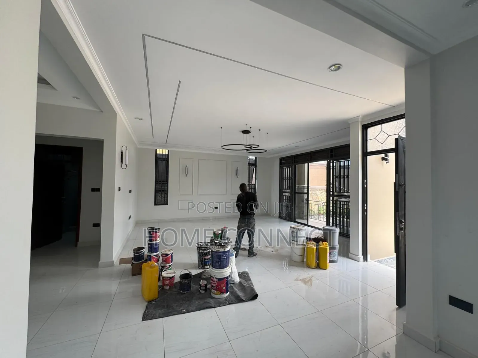 5bdrm Duplex in Komamboga, Central Division for sale