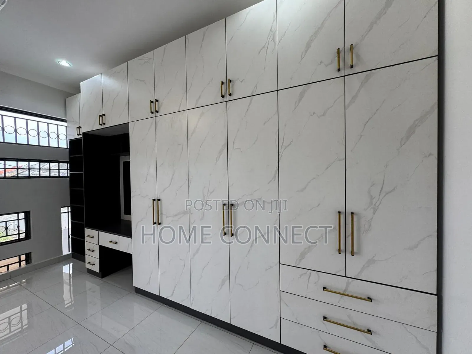 5bdrm Duplex in Komamboga, Central Division for sale