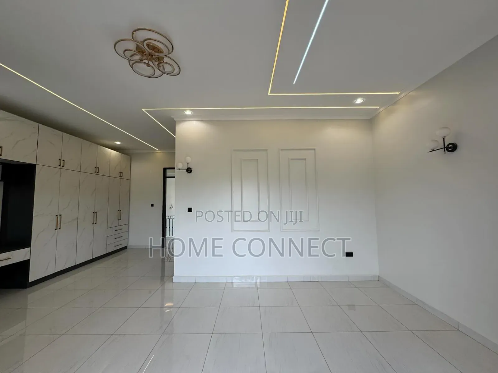 5bdrm Duplex in Komamboga, Central Division for sale