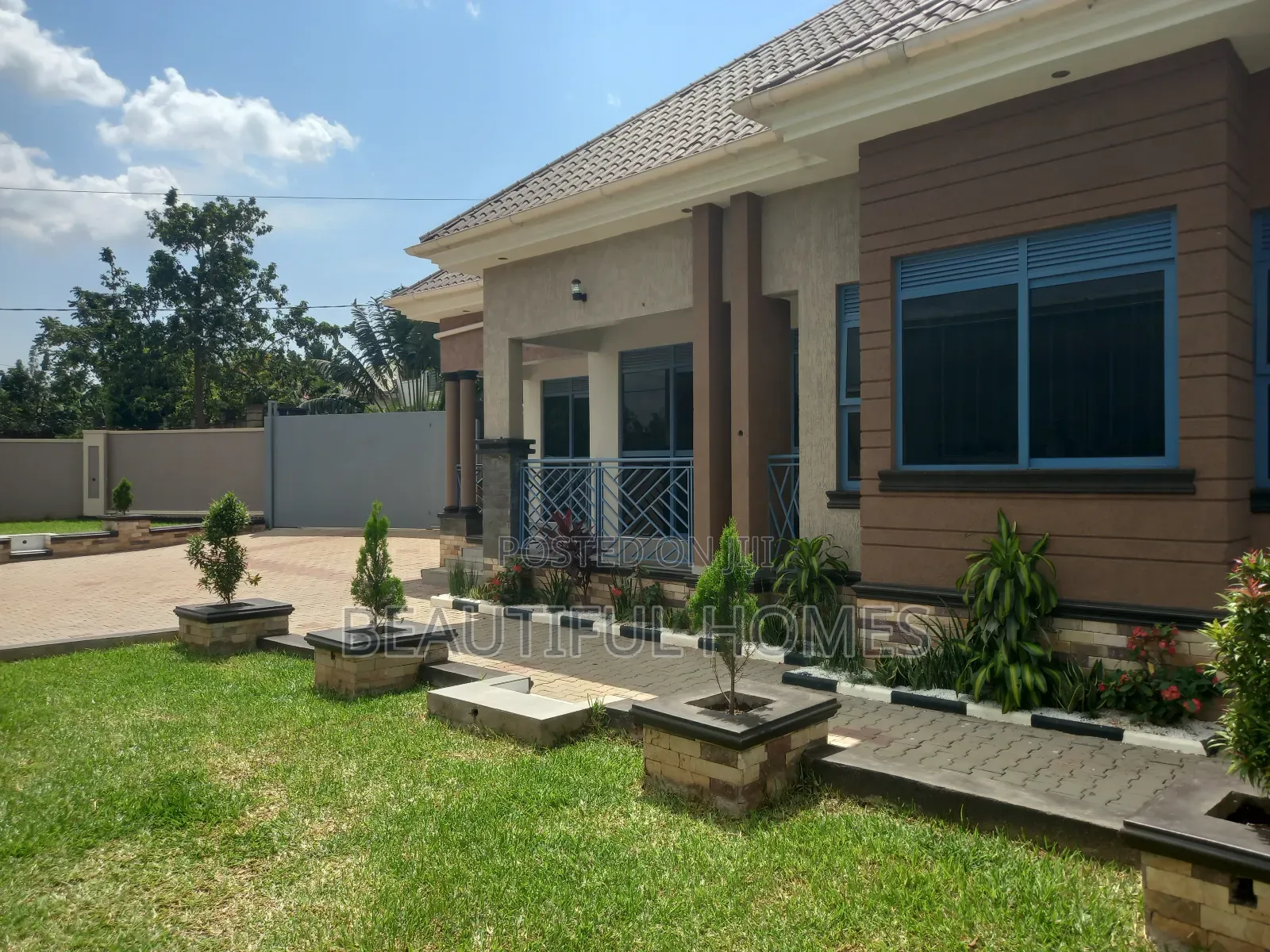 Furnished 4bdrm House in Kira for sale