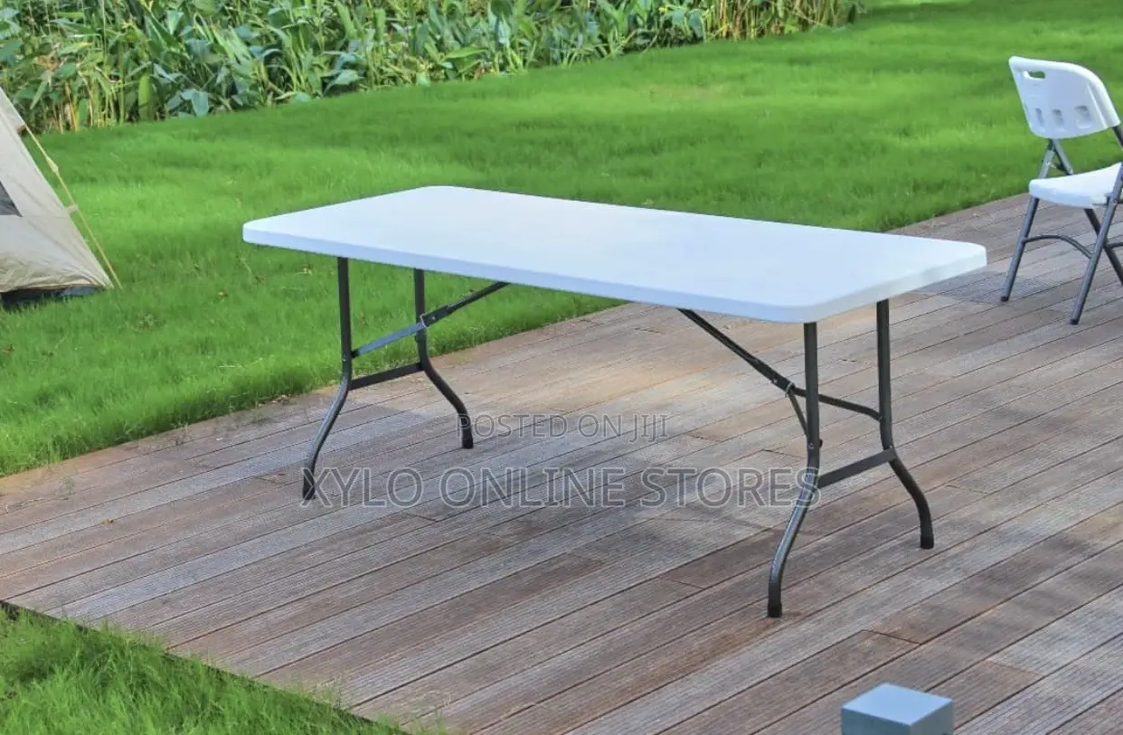 An Indoor and Outdoor Plastic Foldable Table 180cm