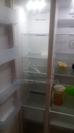 Hisense 670ltrs Side by Side With Water Dispenser