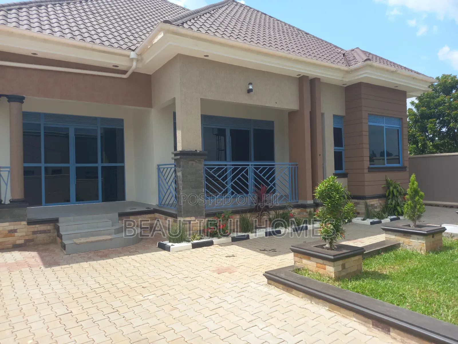 Furnished 4bdrm Bungalow in Kira for sale