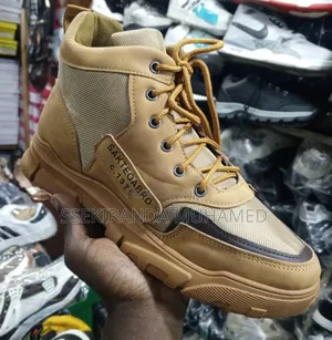 Men's Canvas