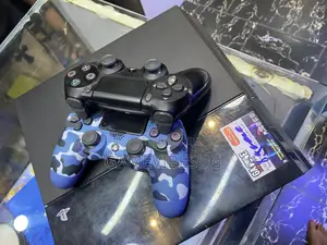 Clean Ps4 Standard Console - 2 Pads, 8 Games, Power Hdmi Cord
