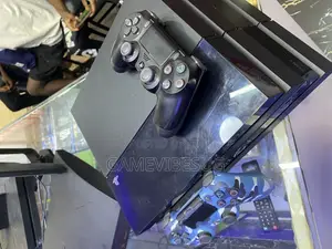 Fully Tested Ps4 Standard Bundle: 2 Pads, 8 Games All Cables!