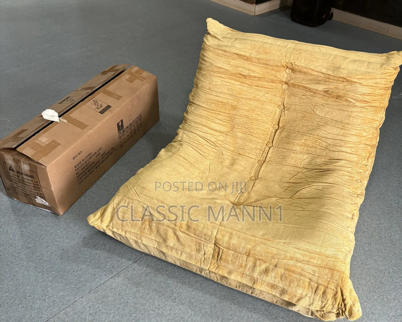 Compressed Sofa Contemporary Quilted Floor Sofa / Chaise Lounge -