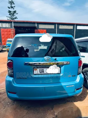 Toyota Corolla Rumion 2011 Blue