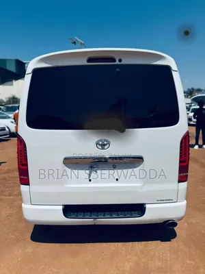 Toyota HiAce 2012 White