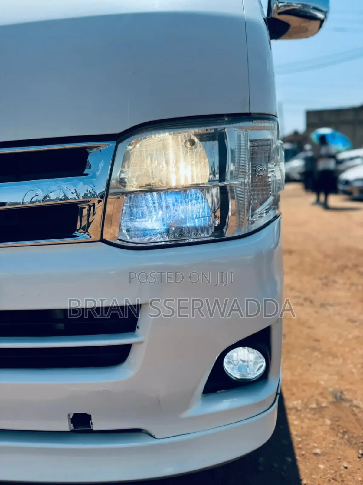 Toyota HiAce 2012 White