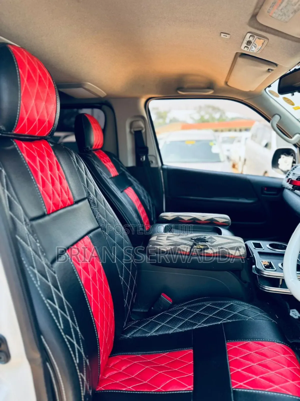 Toyota HiAce 2012 White