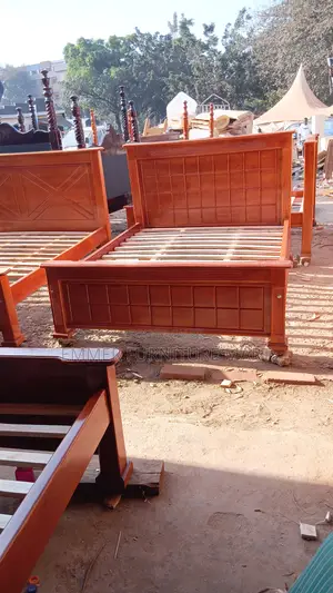 Tile- Bed 5x6 Munsambya Wood