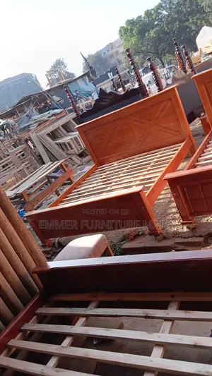 Tile- Bed 5x6 Munsambya Wood