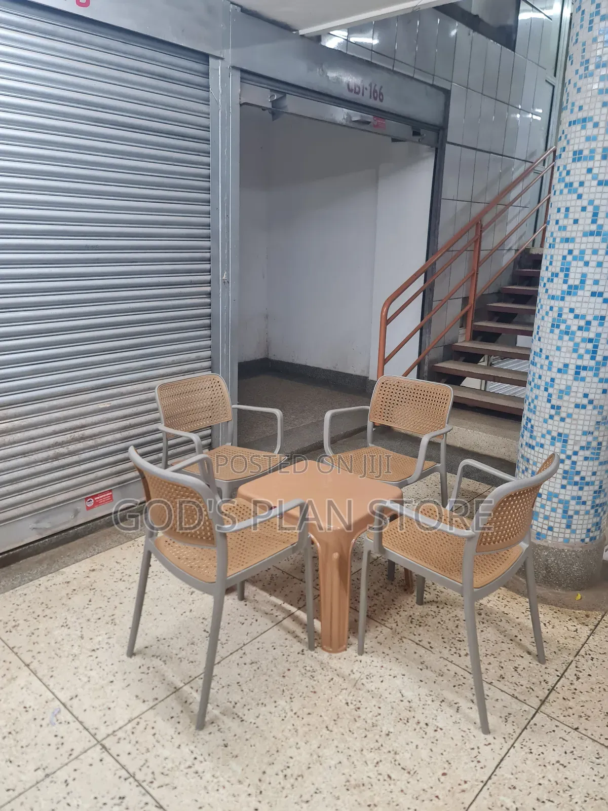 Cafés Plastic Table and Chairs Plastic Table and Chairs Set