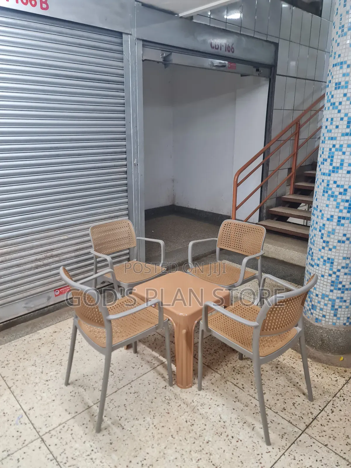 Cafés Plastic Table and Chairs Plastic Table and Chairs Set