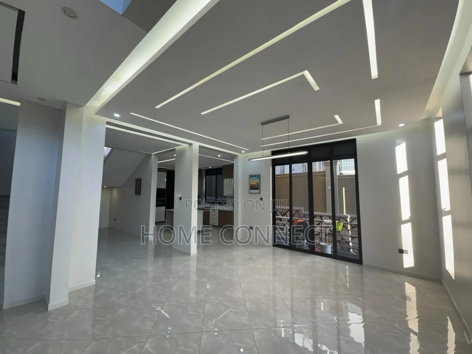 5bdrm Duplex in Akright Estate, Central Division for sale