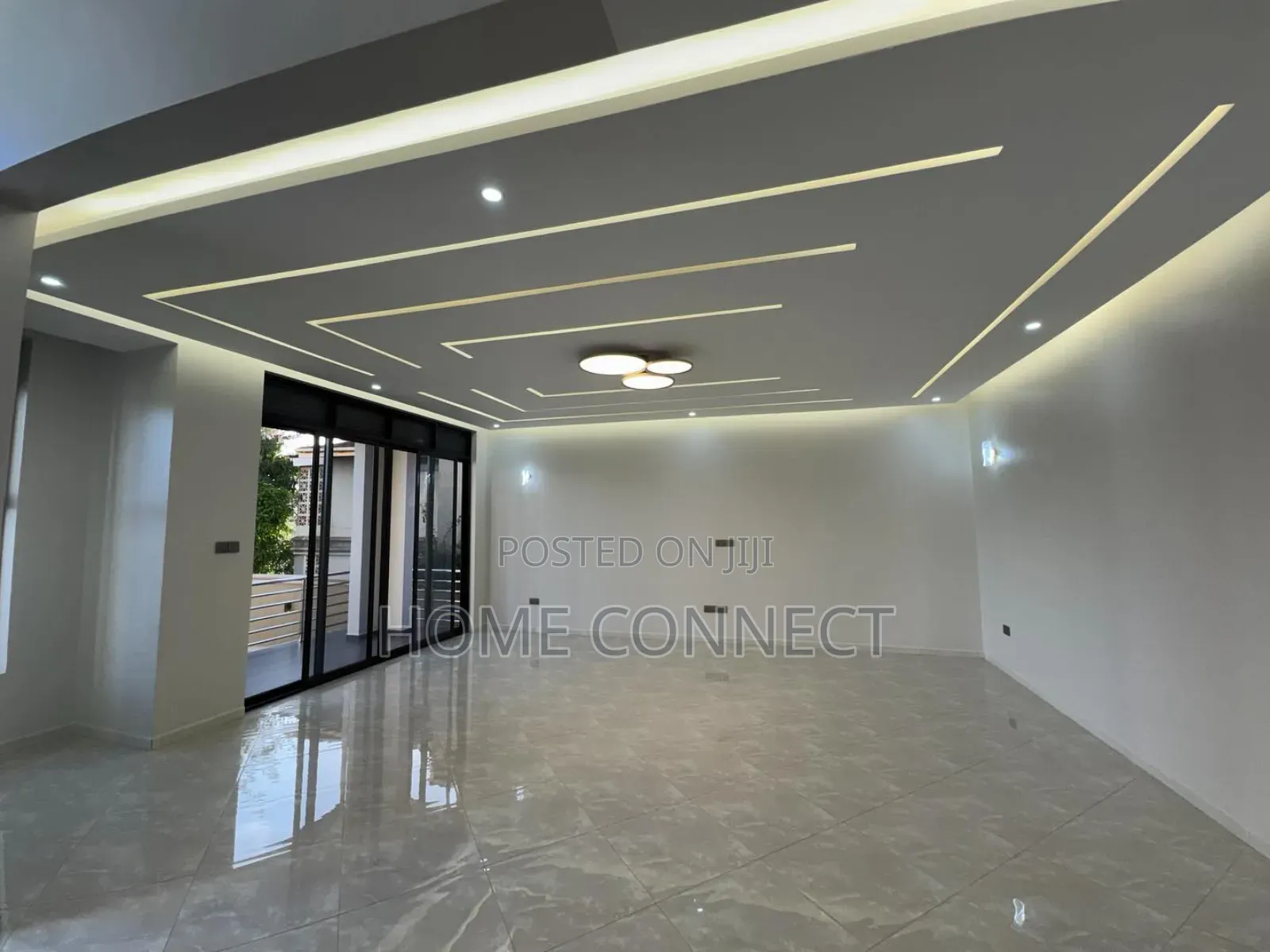 5bdrm Duplex in Akright Estate, Central Division for sale