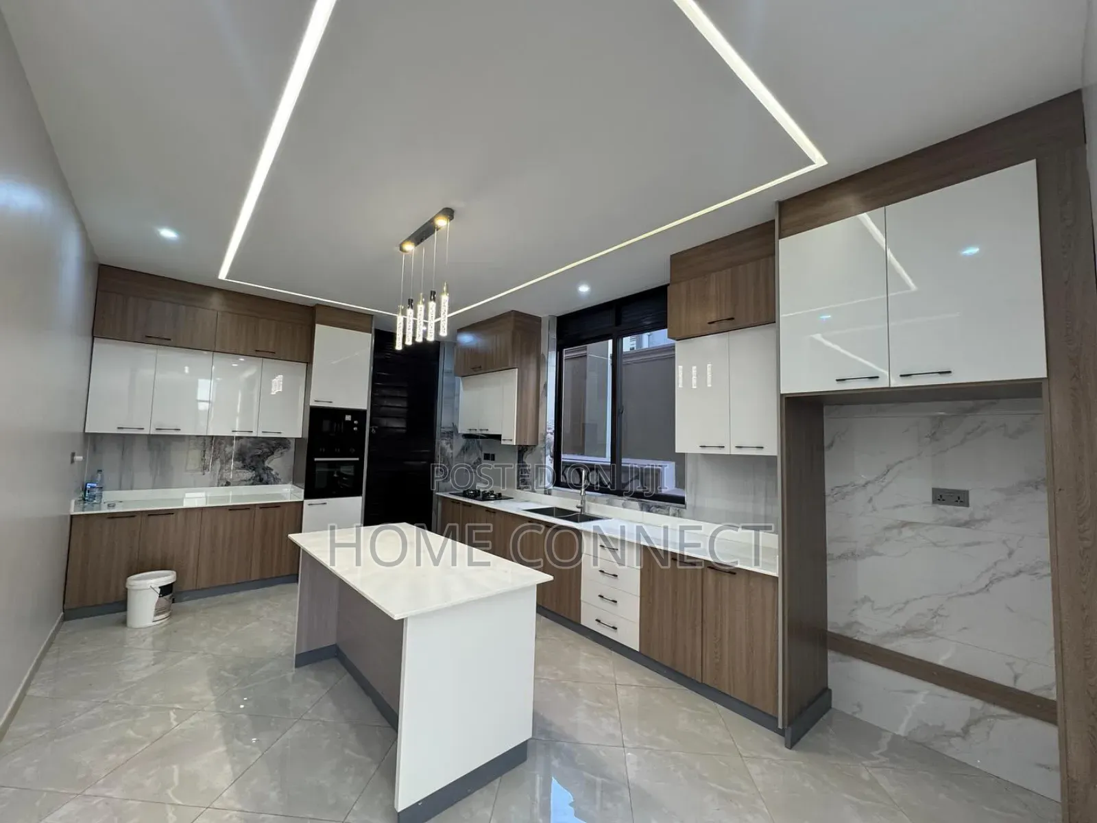 5bdrm Duplex in Akright Estate, Central Division for sale