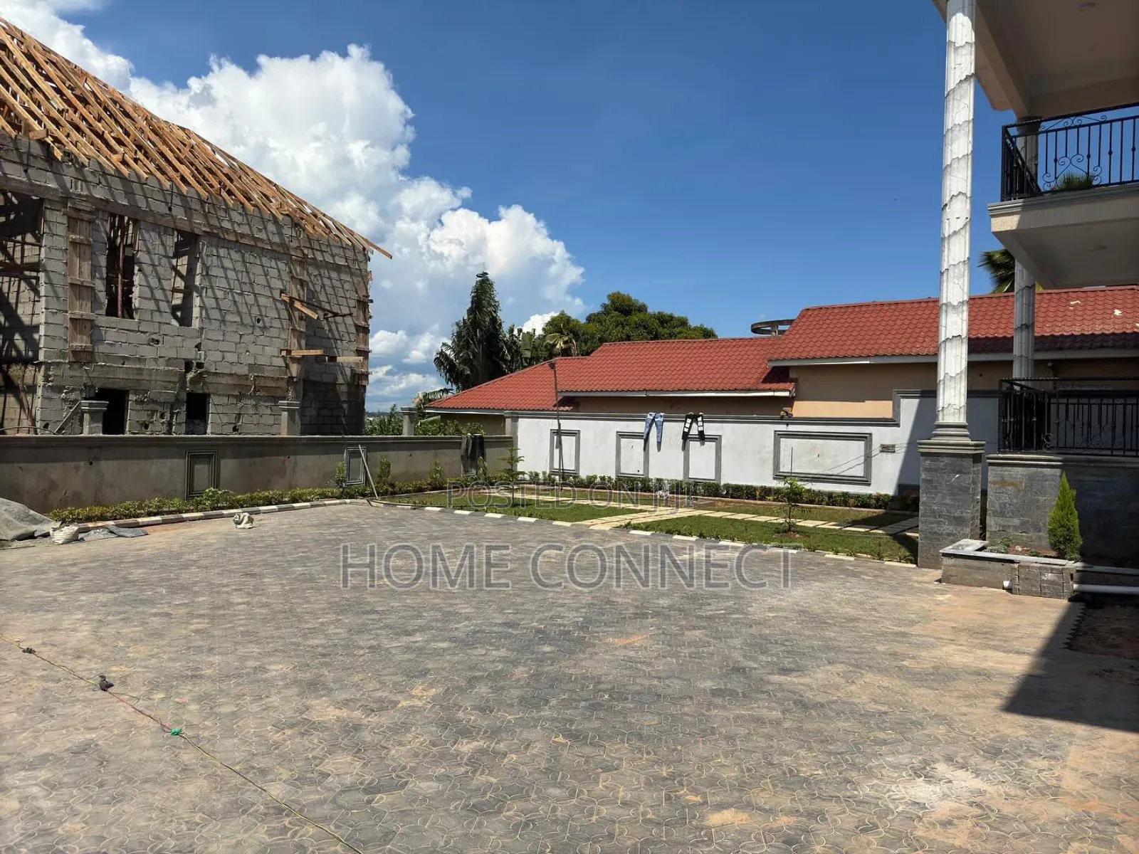 6bdrm Duplex in Serena Kigo, Central Division for sale