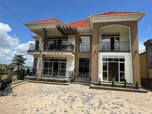 5bdrm Duplex in Kira Mamerito Rd, Central Division for sale