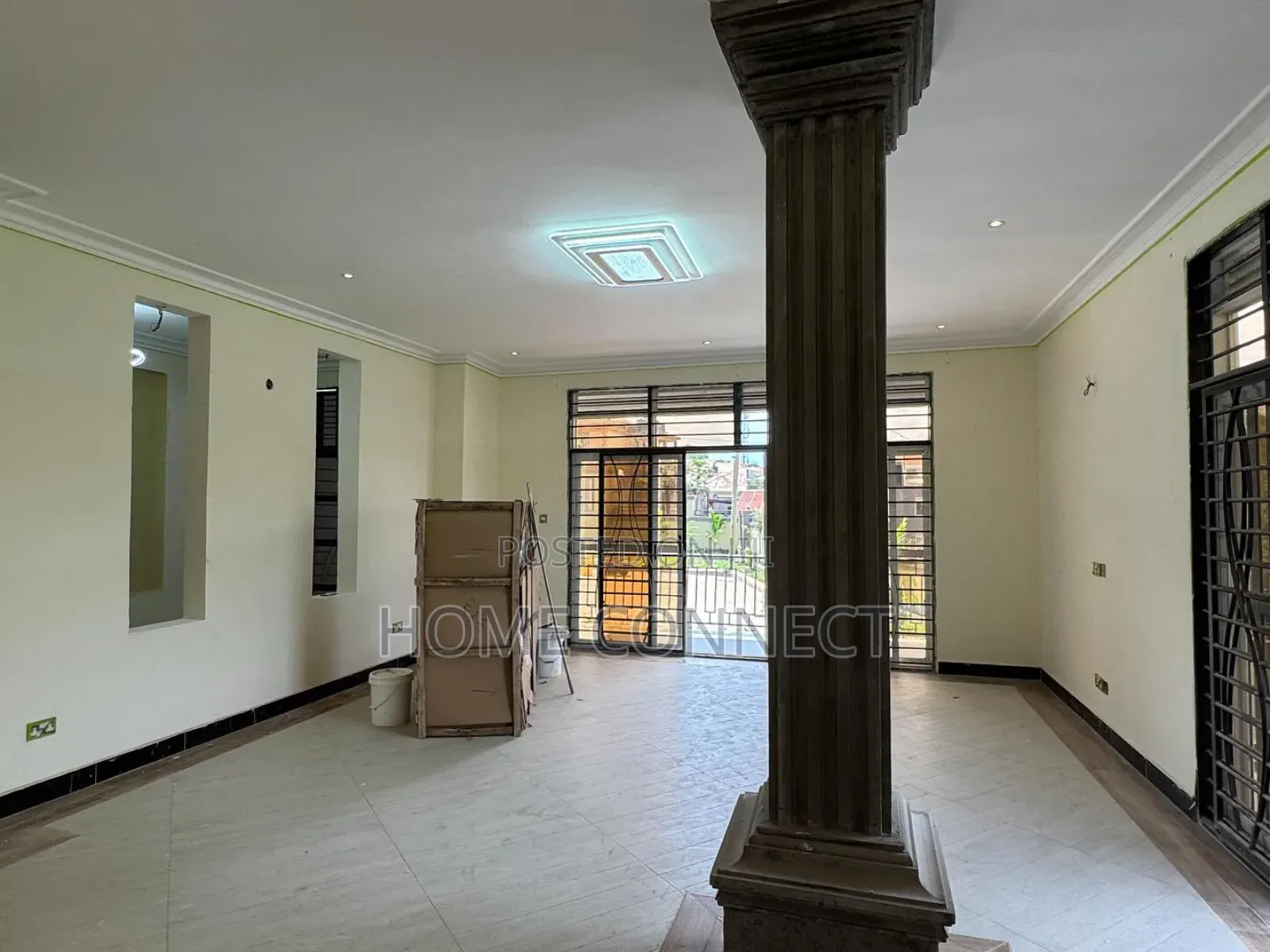 5bdrm Duplex in Naalya Estate, Central Division for sale