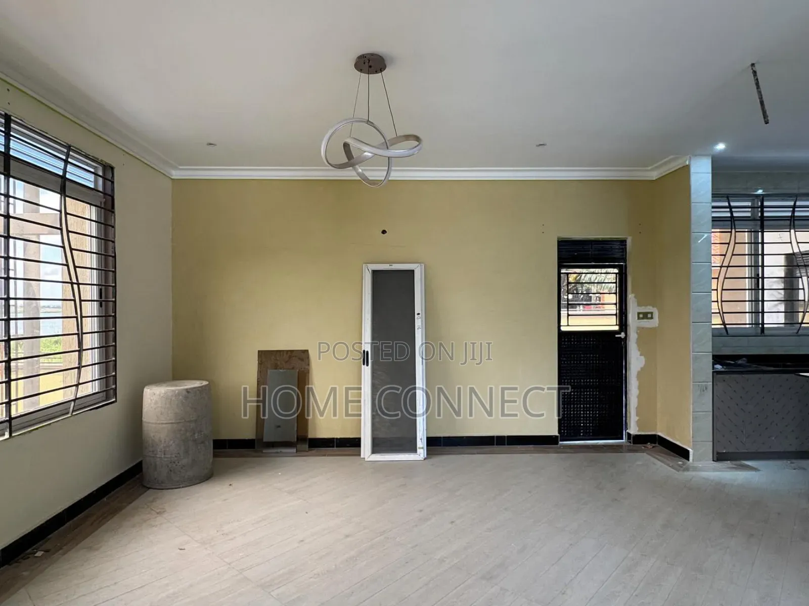 5bdrm Duplex in Naalya Estate, Central Division for sale