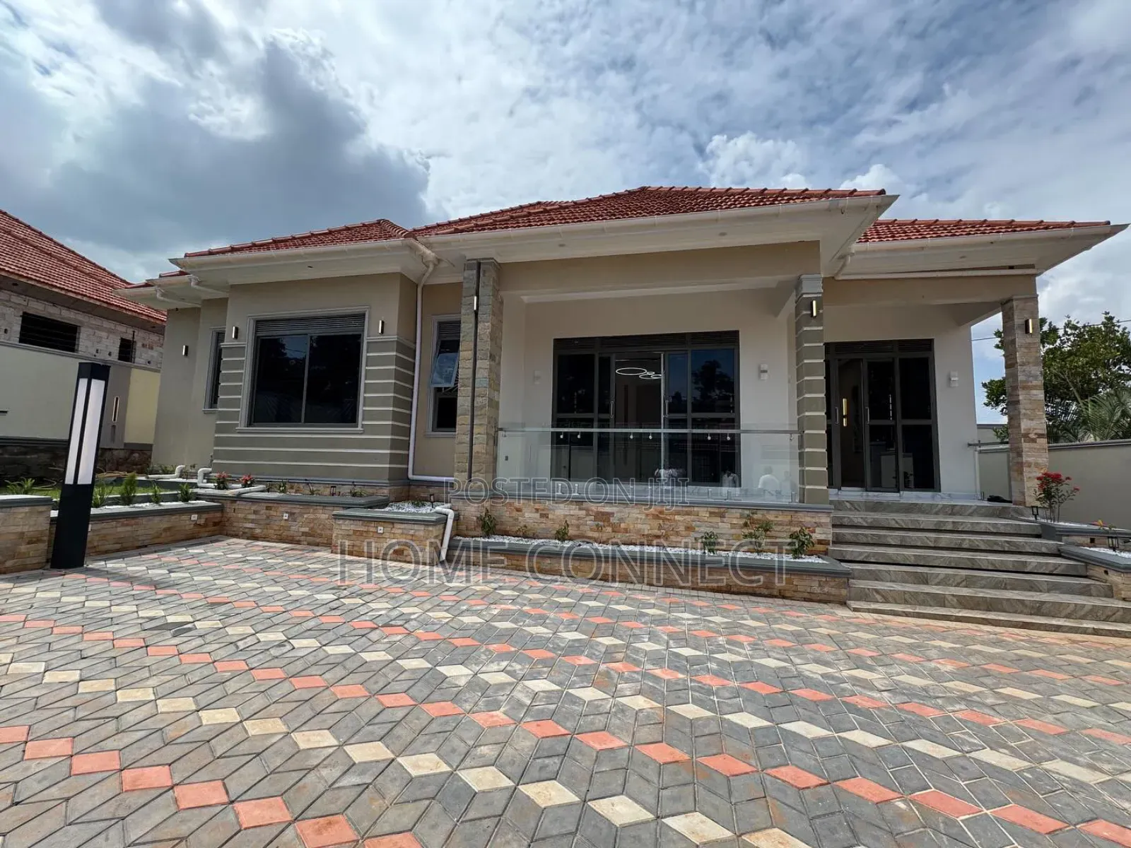 4bdrm Bungalow in Kira Najjera, Central Division for sale
