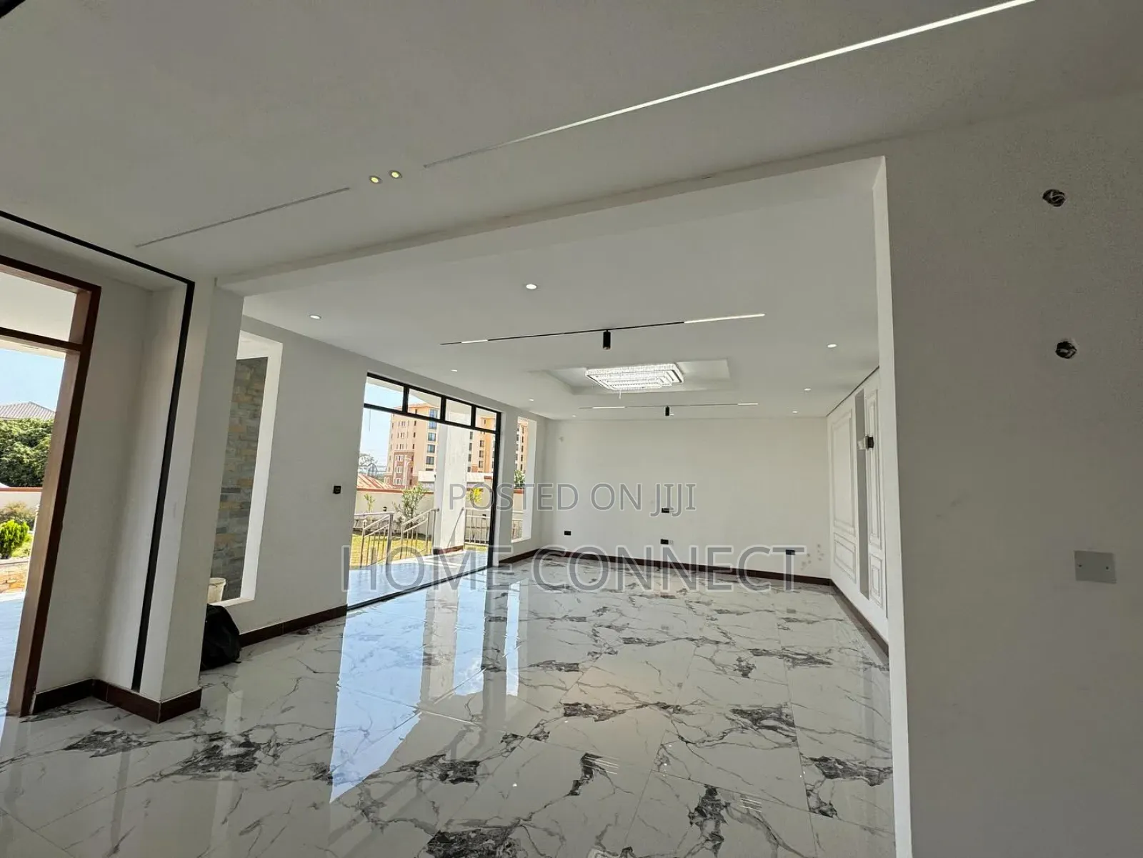 6bdrm Duplex in Munyonyo Charles, Central Division for sale