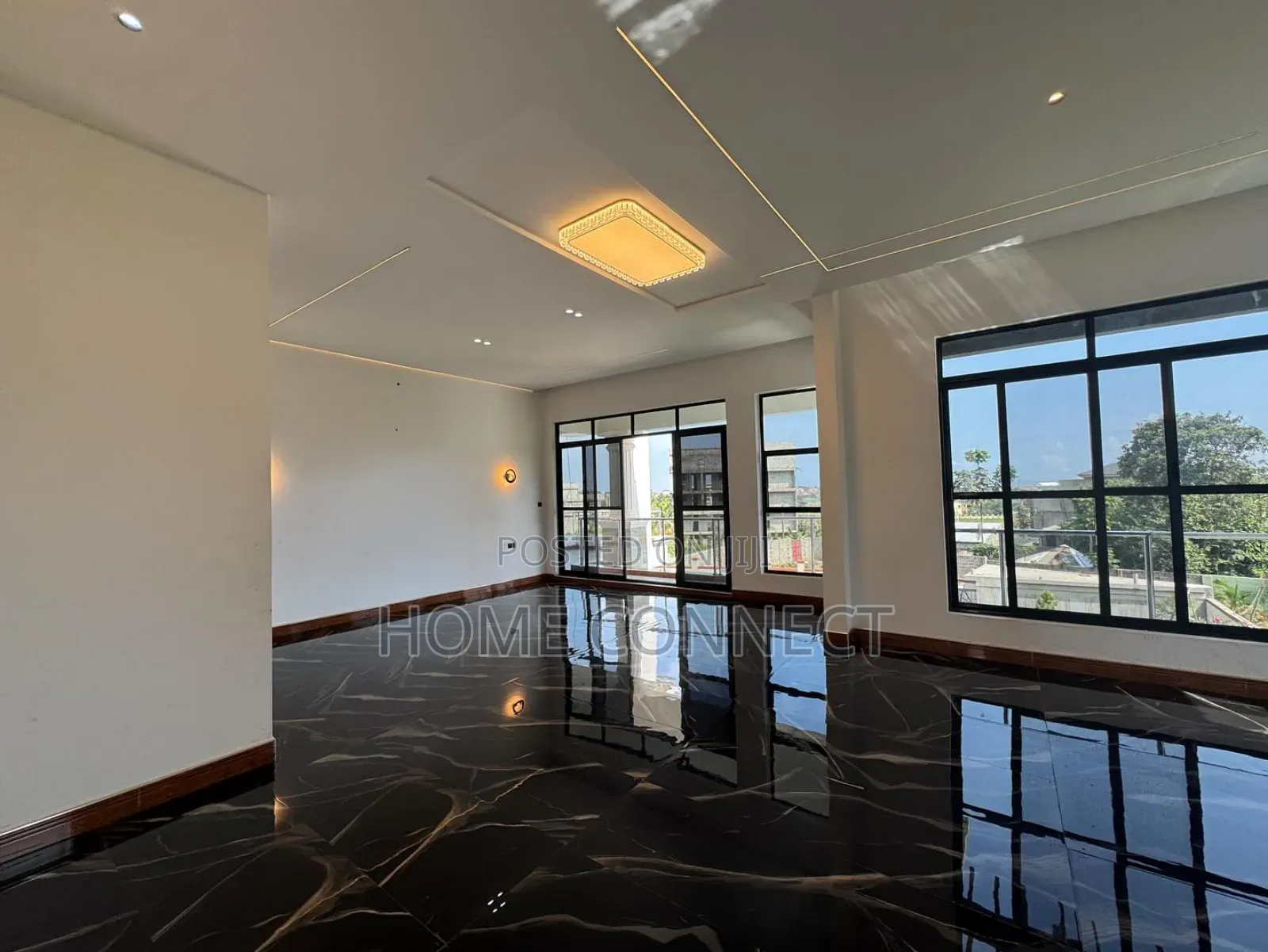 6bdrm Duplex in Munyonyo Charles, Central Division for sale