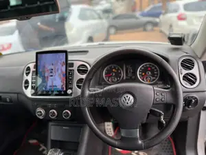 Volkswagen Tiguan 2010 White