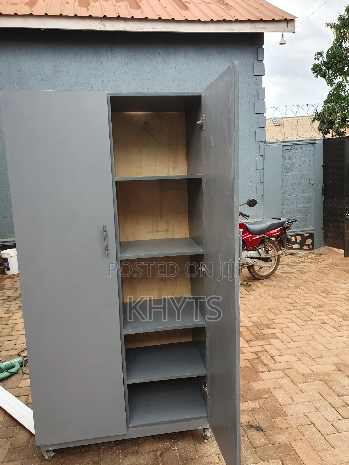 Wardrobe Made at Your Place