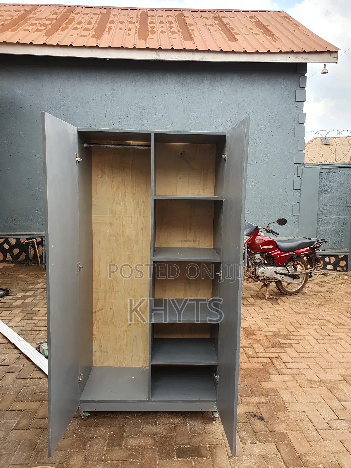Wardrobe Made at Your Place