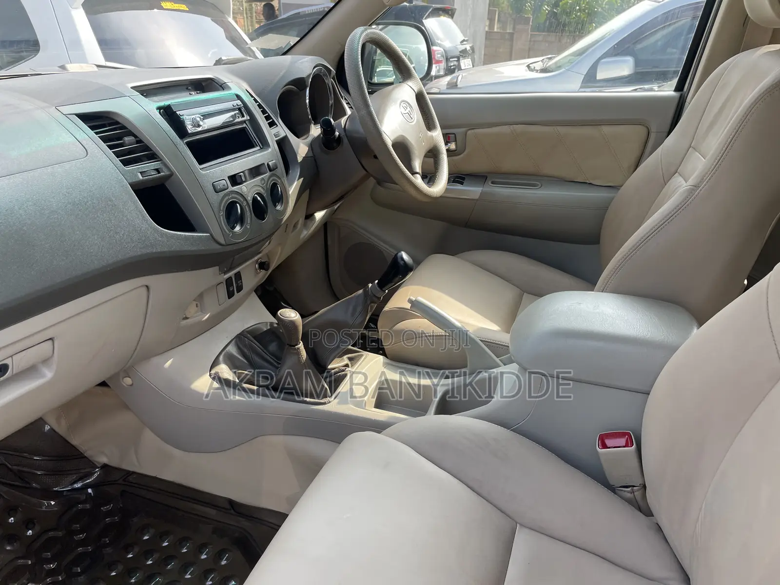 Toyota Fortuner 2013 Gold