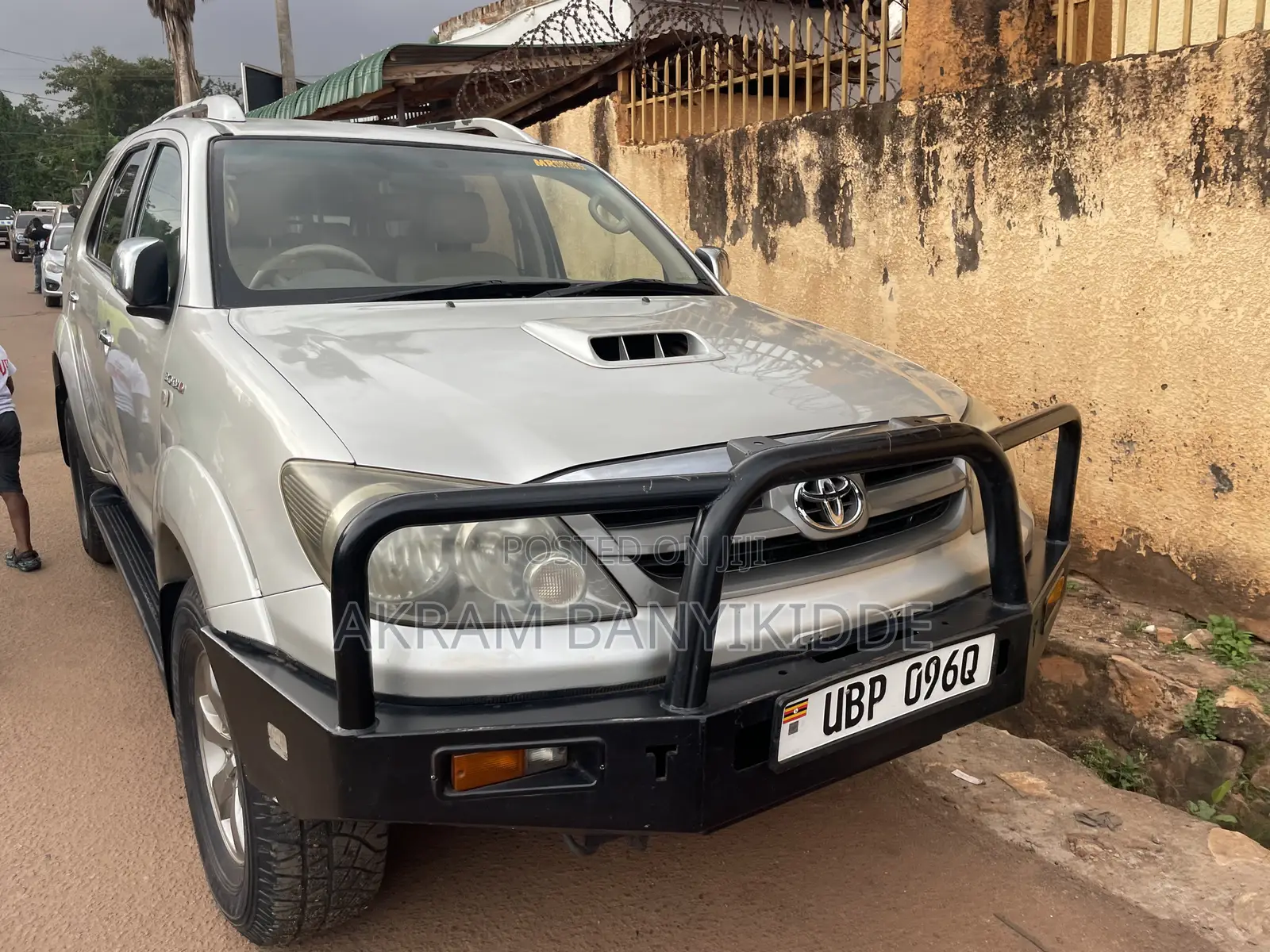 Toyota Fortuner 2013 Gold