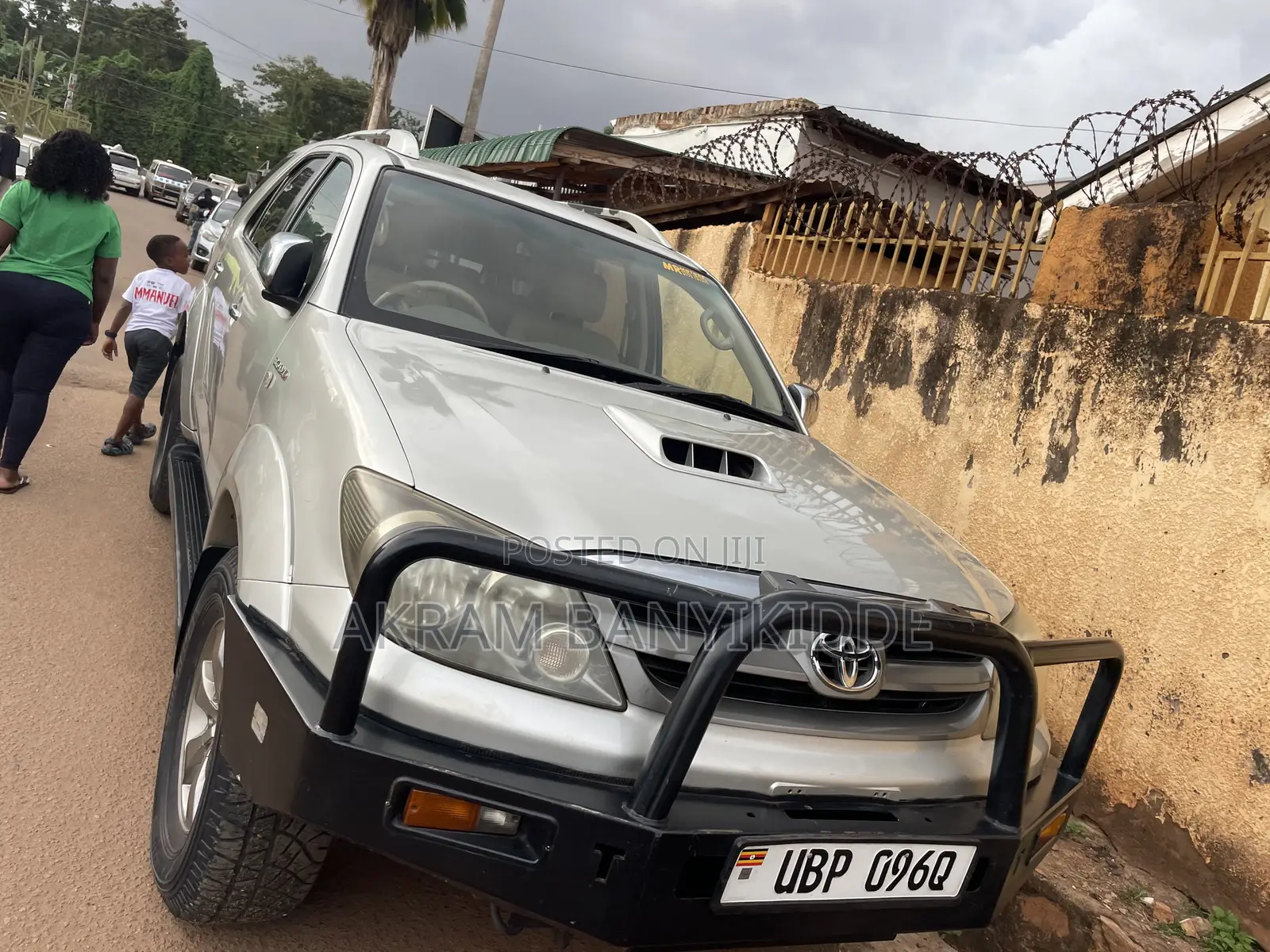Toyota Fortuner 2013 Gold