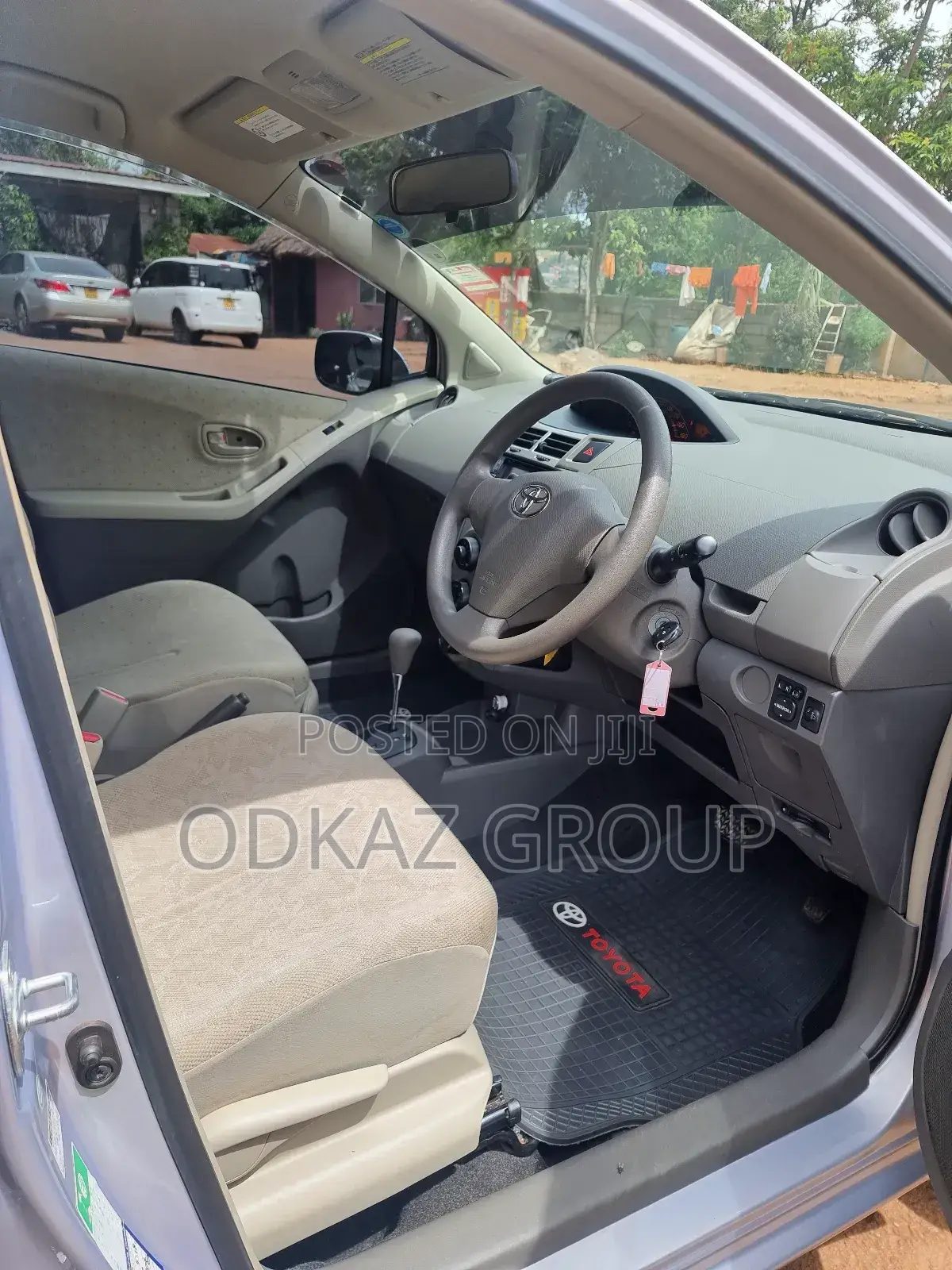 Toyota Vitz 1.5 FWD 3dr 2010 Silver