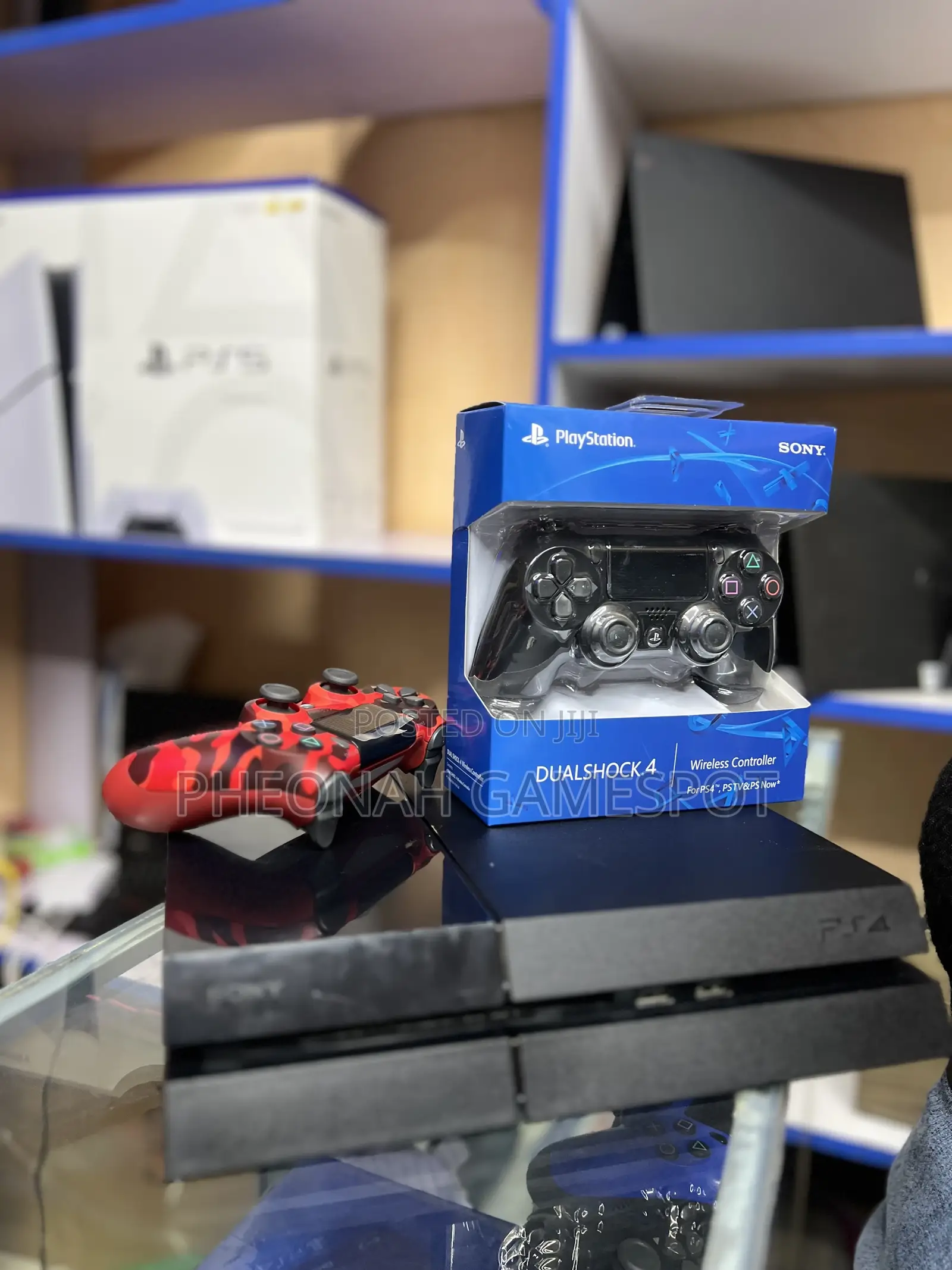 Ps4 Smooth Home Gaming Console With 2 Controllers and 15 Games.