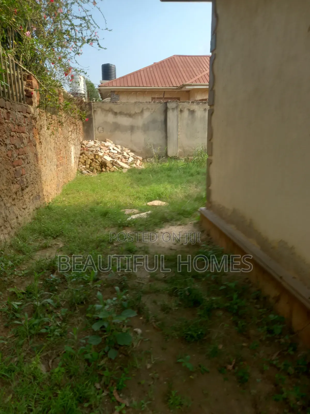 Furnished 3bdrm Bungalow in Kira for sale
