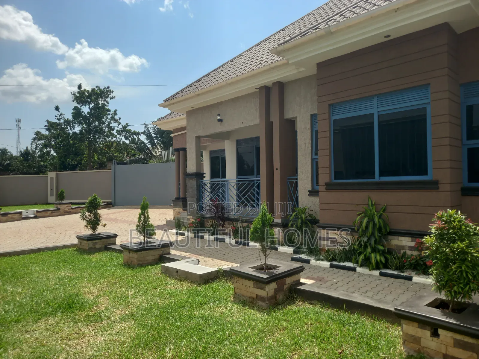 Furnished 4bdrm House in Kira for sale