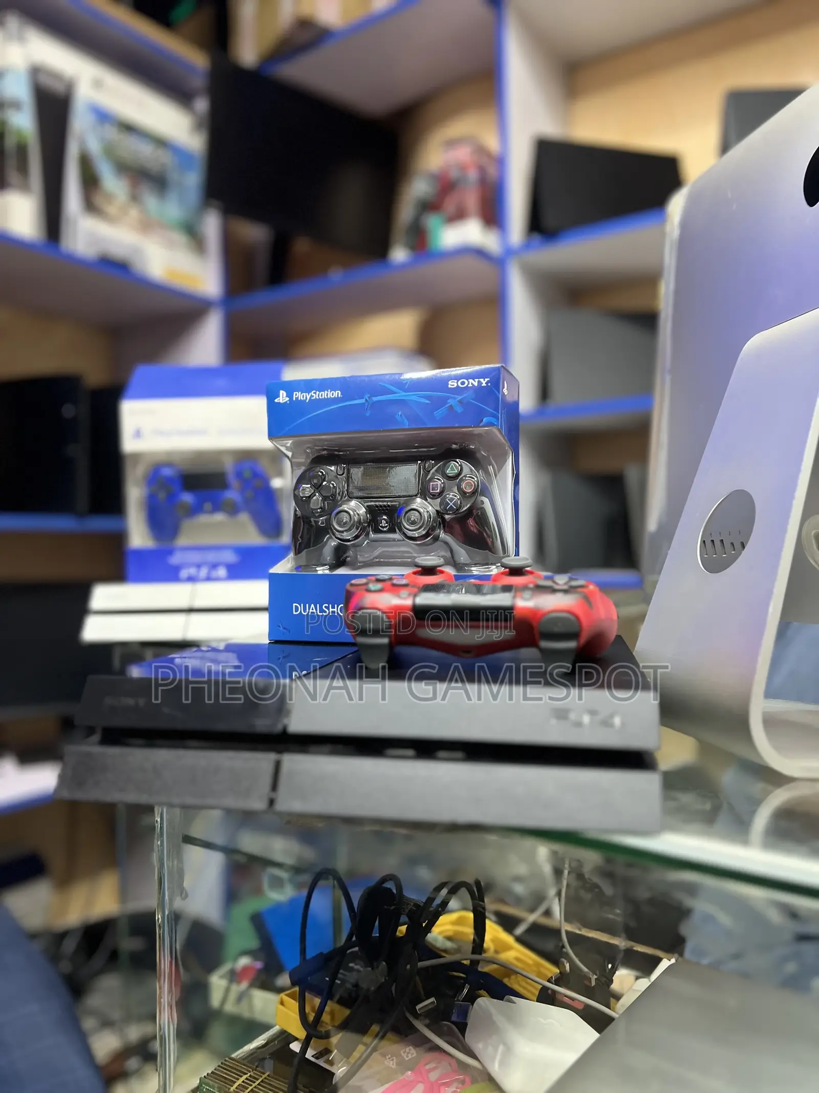 Ps4 Smooth Living Room Console, 2 Pads Plus 20 Games Installed.