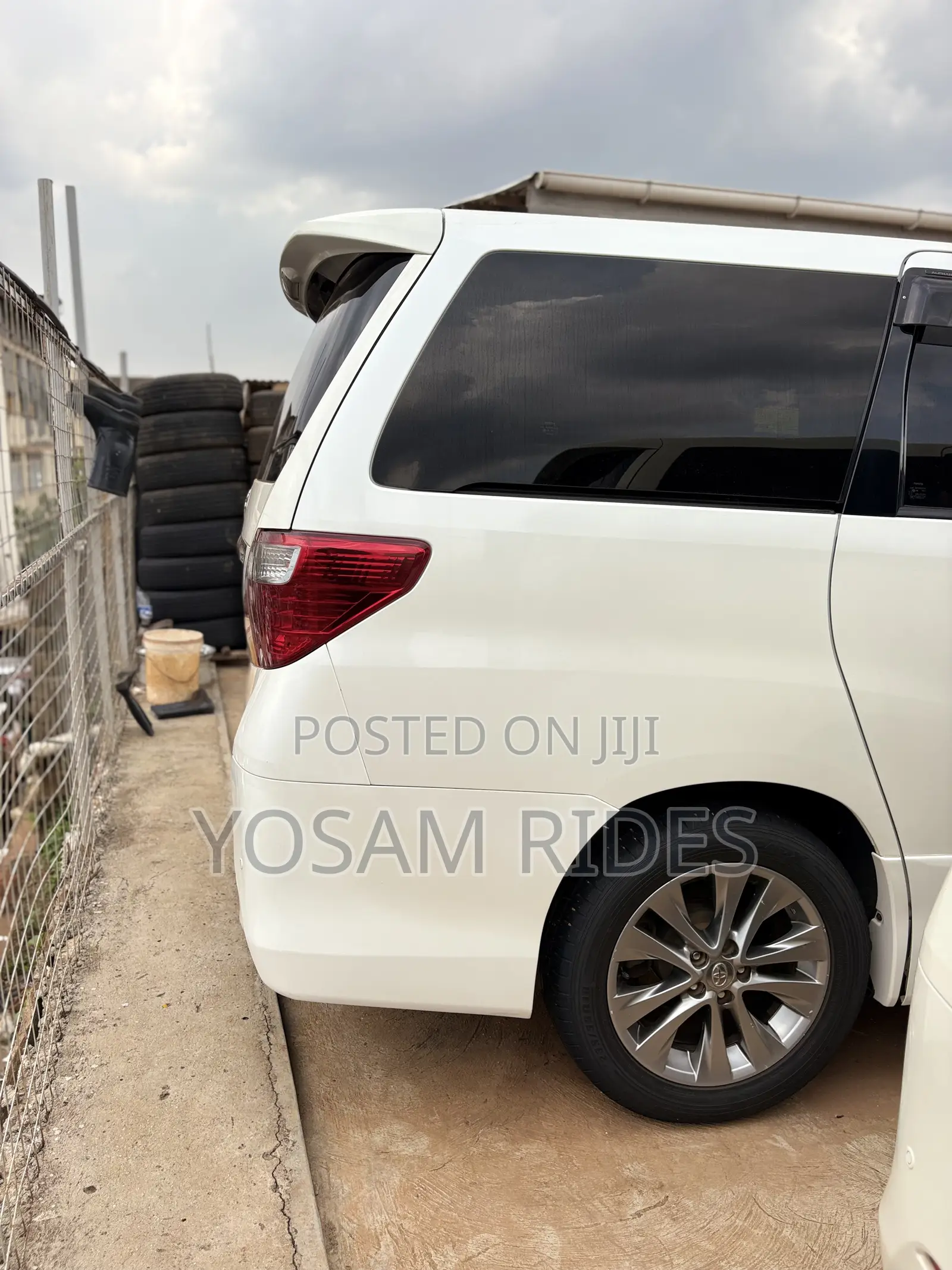 Toyota Alphard 2.4 Petrol FWD 2010 White