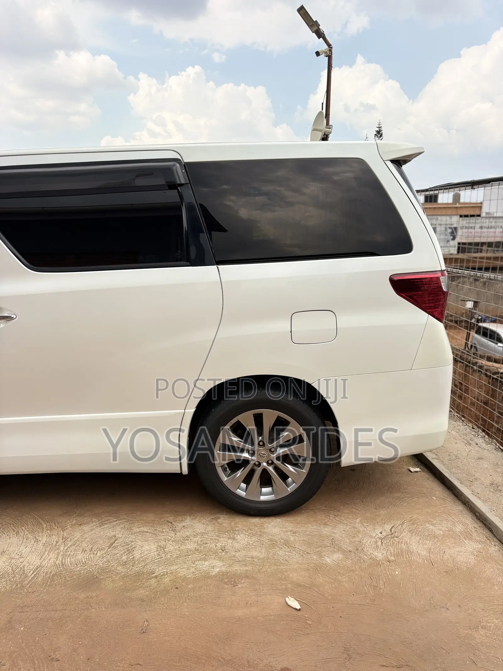 Toyota Alphard 2.4 Petrol FWD 2010 White