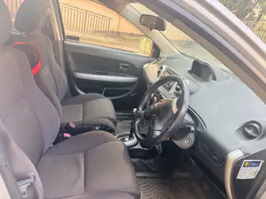 Toyota IST 2002 Silver