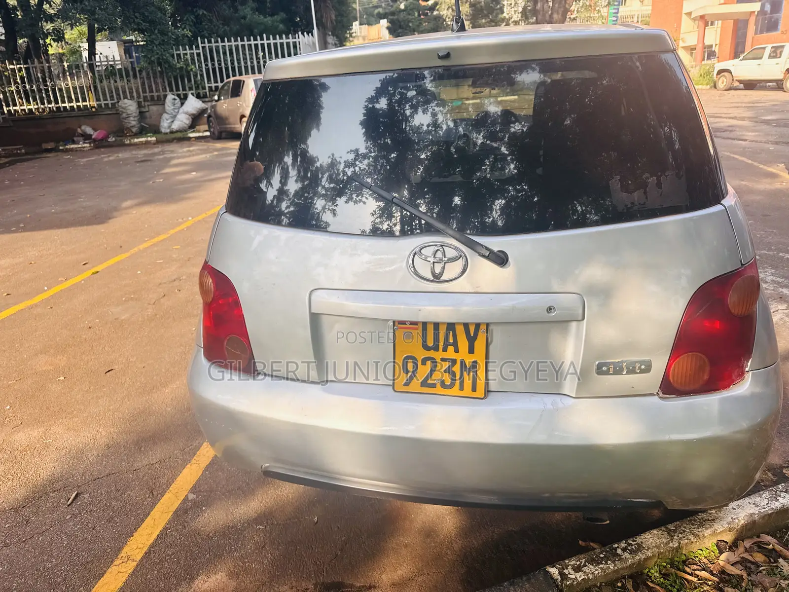 Toyota IST 2002 Silver