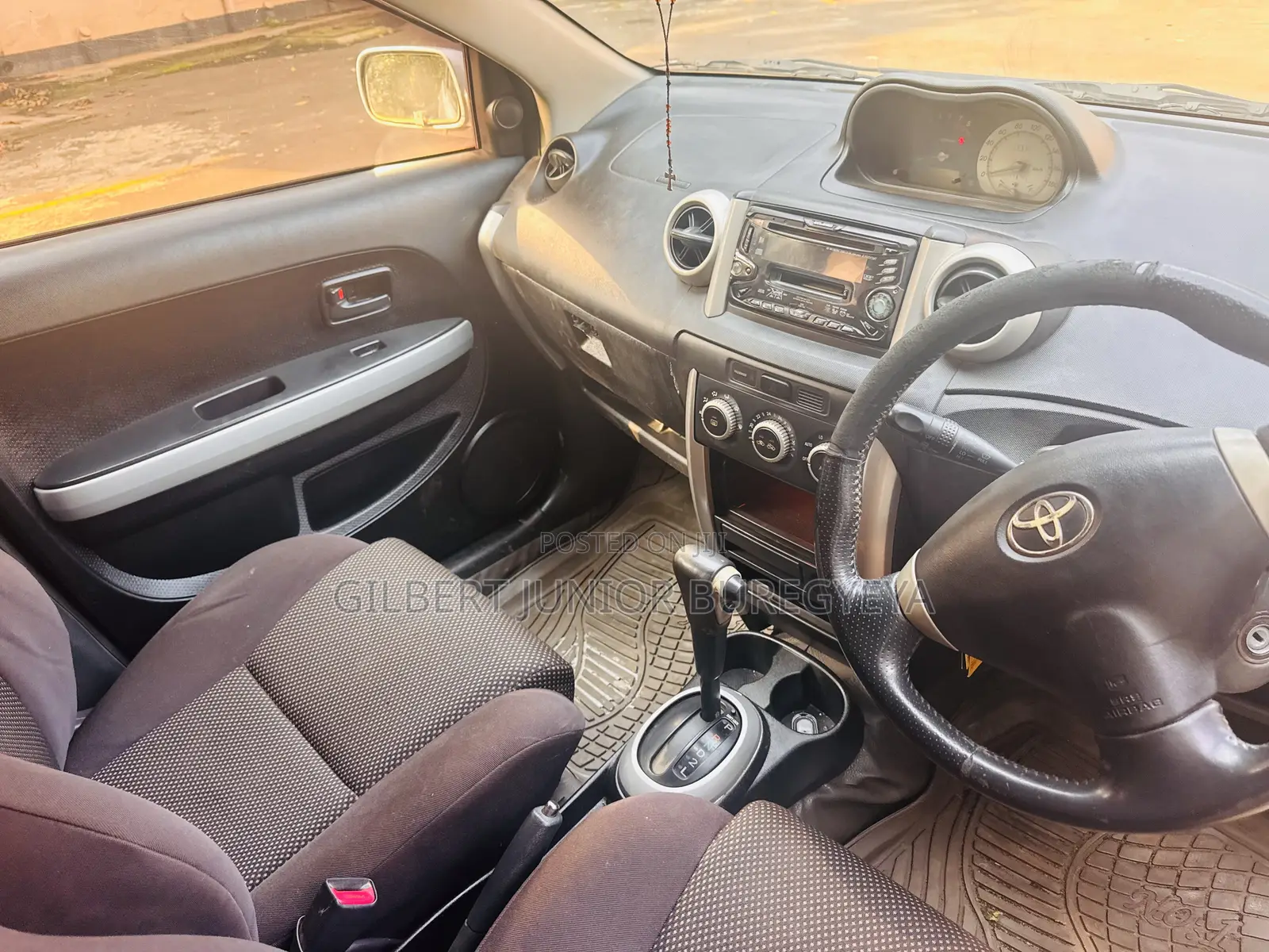 Toyota IST 2002 Silver